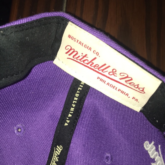 Los angles lakers purple fitted hat - Picture 4 of 4